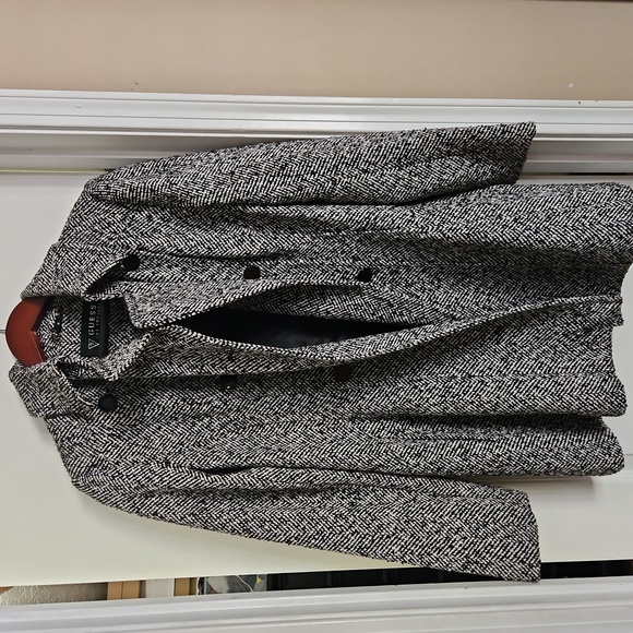 Guess Jacket - Picture 2 of 4